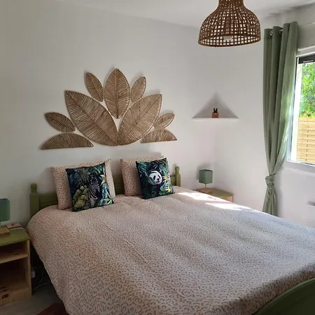 Maison Familiale Au Calme Avec Parking, Jardin Et à 3 Min De La Cité *
