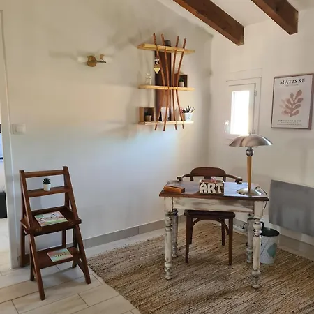 Maison Familiale Au Calme Avec Parking, Jardin Et à 3 Min De La Cité